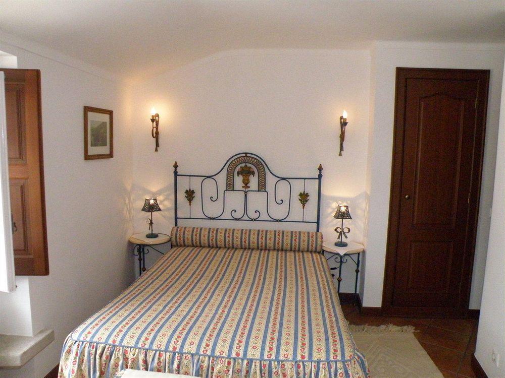 Casa De S. Thiago Do Castelo Hotel Obidos Exterior photo